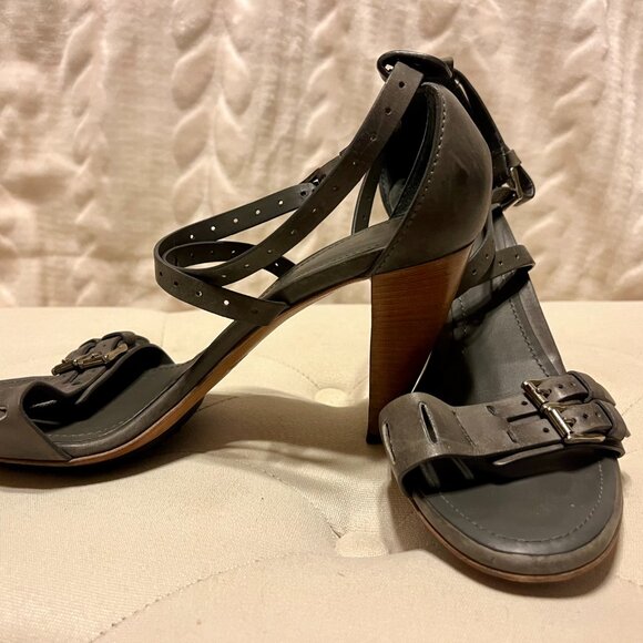 TOD'S Grey Leather Detail Ankle Strap Sandal - Picture 4 of 9